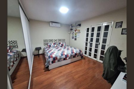 Casa à venda com 3 quartos, 300m² em Jardim Rosa Maria, São Paulo