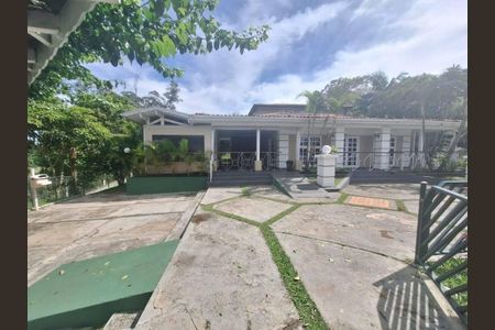 Casa à venda com 300m², 3 quartos e 4 vagas