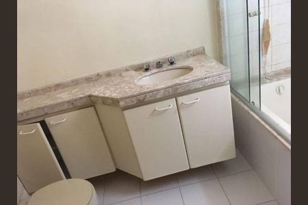 Casa à venda com 3 quartos, 300m² em Jardim Rosa Maria, São Paulo