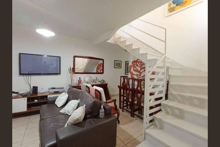Casa à venda com 100m², 3 quartos e 2 vagas