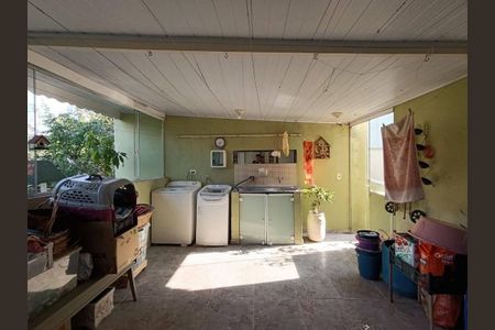 Casa à venda com 100m², 3 quartos e 2 vagas