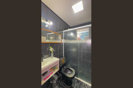 Casa para alugar com 54m², 2 quartos e 1 vaga Casa para alugar com 54m², 2 quartos e 1 vagaBanheiro