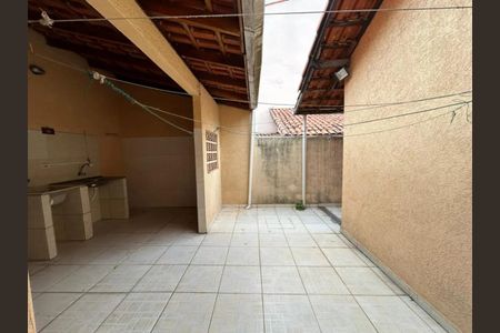 Casa de condomínio à venda com 60m², 2 quartos e 2 vagas