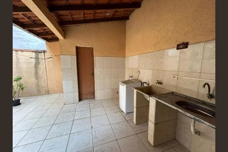 Casa de condomínio à venda com 60m², 2 quartos e 2 vagas