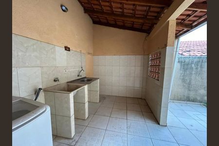 Casa de condomínio à venda com 60m², 2 quartos e 2 vagas