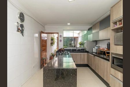 Casa à venda com 110m², 3 quartos e 2 vagas