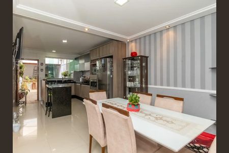 Casa à venda com 110m², 3 quartos e 2 vagas