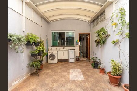 Casa à venda com 110m², 3 quartos e 2 vagas