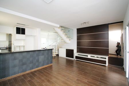 Sala de casa de condomínio para alugar com 3 quartos, 90m² em Vila Appia Antica, Cotia