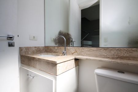 Casa de condomínio para alugar com 90m², 3 quartos e 2 vagasLavabo