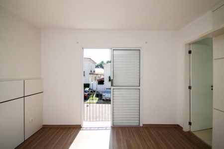 Casa de condomínio para alugar com 90m², 3 quartos e 2 vagasSuíte