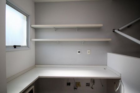 Casa de condomínio para alugar com 90m², 3 quartos e 2 vagasEscritório
