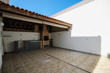 Casa de condomínio para alugar com 90m², 3 quartos e 2 vagasQuintal