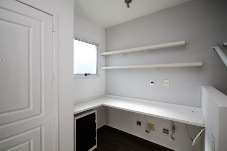 Casa de condomínio para alugar com 90m², 3 quartos e 2 vagasEscritório