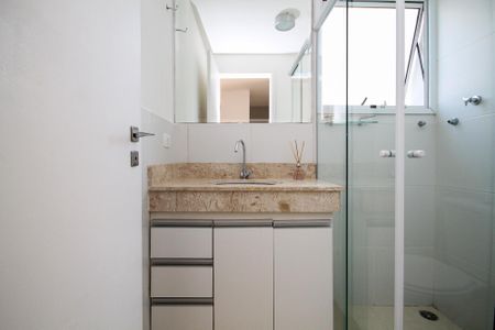 Casa de condomínio para alugar com 90m², 3 quartos e 2 vagasBanheiro Quartos