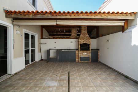 Casa de condomínio para alugar com 90m², 3 quartos e 2 vagasQuintal