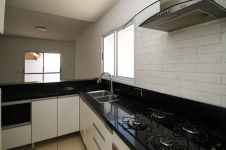 Casa de condomínio para alugar com 90m², 3 quartos e 2 vagasCozinha