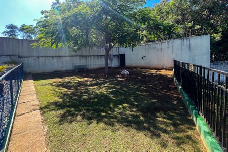 Casa de condomínio para alugar com 90m², 3 quartos e 2 vagasEspaço Pet