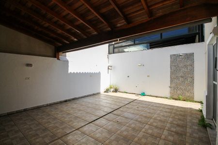 Casa de condomínio para alugar com 90m², 3 quartos e 2 vagasQuintal