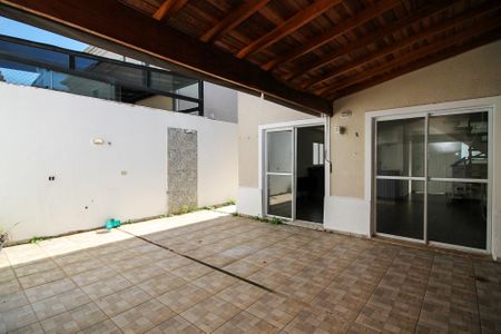 Casa de condomínio para alugar com 90m², 3 quartos e 2 vagasQuintal