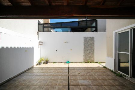 Casa de condomínio para alugar com 90m², 3 quartos e 2 vagasQuintal