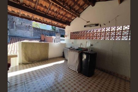 Casa à venda com 140m², 2 quartos e 2 vagas