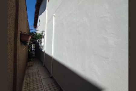 Casa à venda com 140m², 2 quartos e 2 vagas