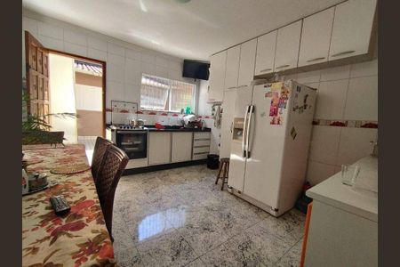 Casa à venda com 140m², 2 quartos e 2 vagas