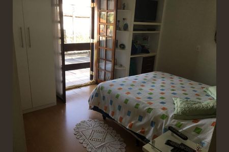 Casa à venda com 3 quartos, 127m² em Parque Ipe, São Paulo