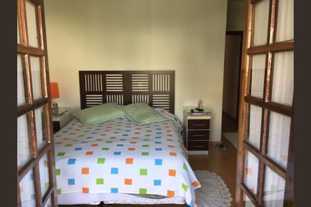 Casa à venda com 3 quartos, 127m² em Parque Ipe, São Paulo
