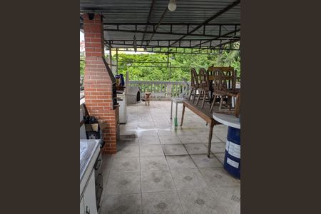 Casa à venda com 206m², 2 quartos e 2 vagas