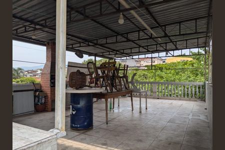 Casa à venda com 206m², 2 quartos e 2 vagas
