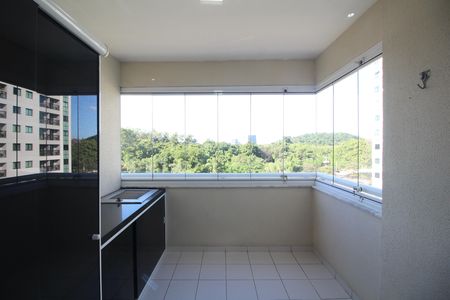 Apartamento à venda com 60m², 2 quartos e 1 vagaSala - Varanda