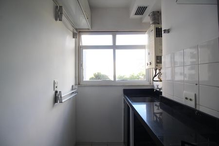 Apartamento à venda com 60m², 2 quartos e 1 vagaÁrea de Serviço