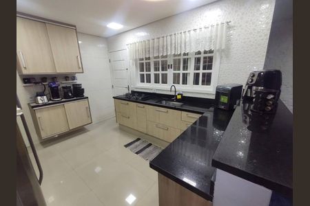 Casa à venda com 190m², 2 quartos e 2 vagas