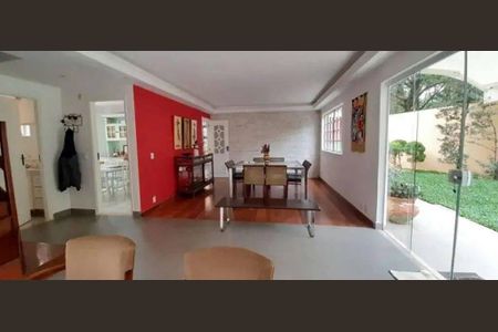 Casa à venda com 308m², 4 quartos e 4 vagas