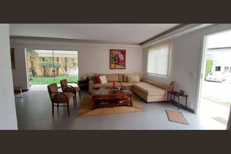 Casa à venda com 4 quartos, 308m² em Jardim Rosa Maria, São Paulo