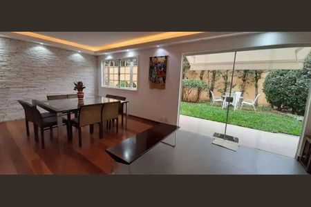Casa à venda com 4 quartos, 308m² em Jardim Rosa Maria, São Paulo