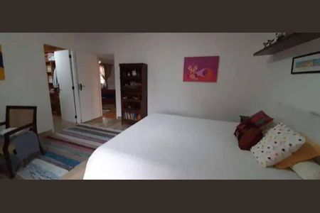 Casa à venda com 308m², 4 quartos e 4 vagas