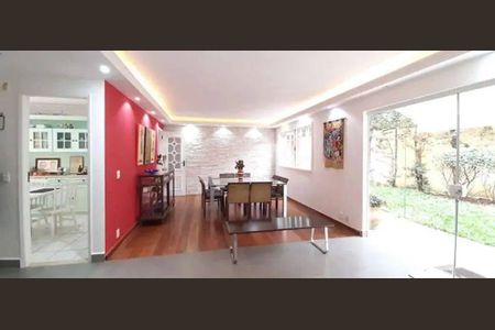 Casa à venda com 4 quartos, 308m² em Jardim Rosa Maria, São Paulo