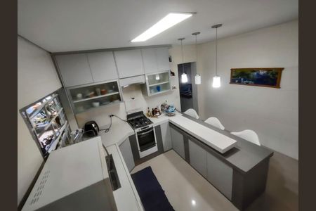 Casa à venda com 140m², 2 quartos e 3 vagas