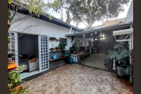 Casa à venda com 140m², 2 quartos e 3 vagas