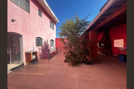 Casa à venda com 264m², 4 quartos e 5 vagas