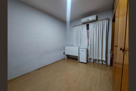 Casa à venda com 264m², 4 quartos e 5 vagas