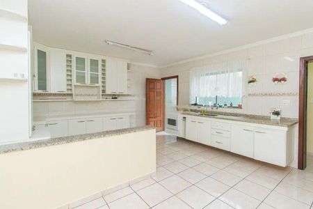 Casa à venda com 175m², 3 quartos e 4 vagas