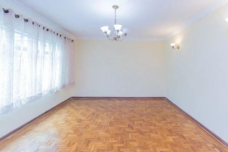 Casa à venda com 175m², 3 quartos e 4 vagas