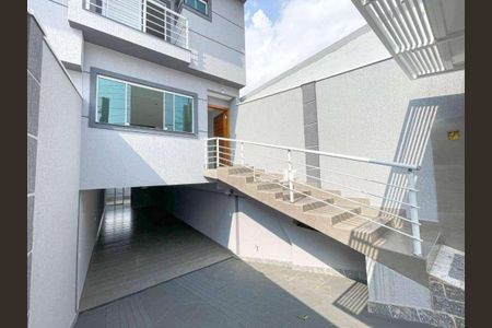 Casa à venda com 180m², 3 quartos e 4 vagas