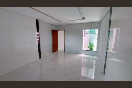 Casa à venda com 180m², 3 quartos e 4 vagas