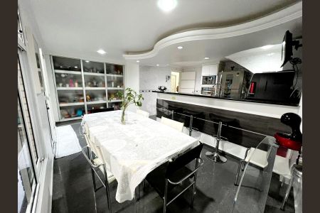 Casa à venda com 4 quartos, 260m² em Jardim Virginia Bianca, São Paulo