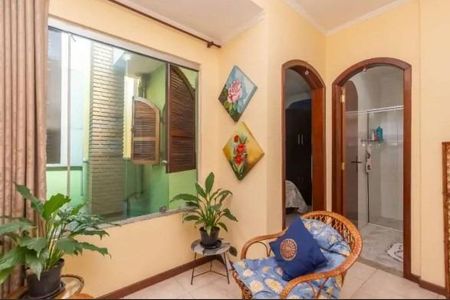 Casa à venda com 179m², 3 quartos e 2 vagas
